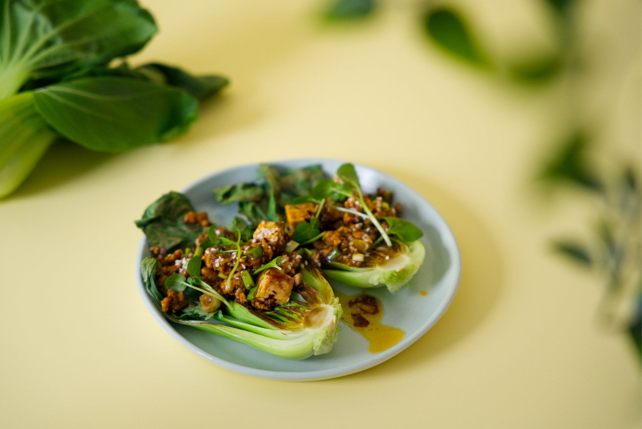 Pak Choi kanakastikkeella
